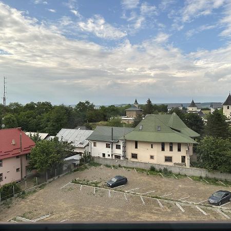 Apartamento Apartament In Suceava, Zamca Exterior foto
